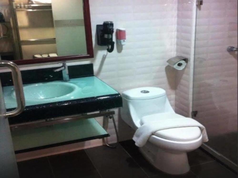 Nouvelle Hotel Johor クライ エクステリア 写真