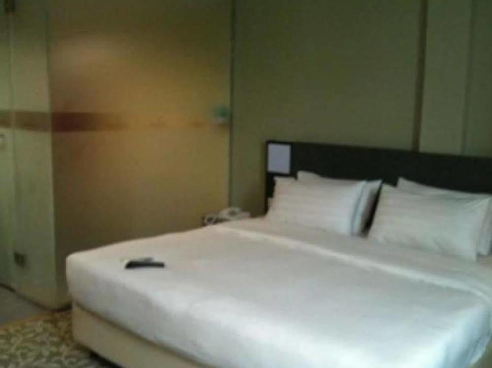 Nouvelle Hotel Johor クライ エクステリア 写真